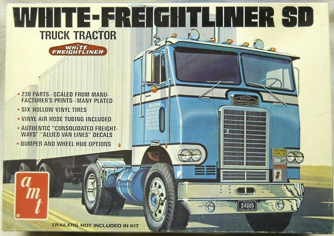 AMT 1/25 White Freightliner SD Semi Truck, T530 plastic model kit